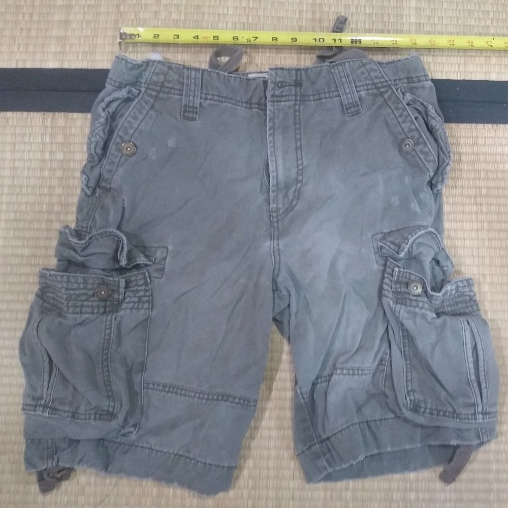 Mossimo Supply Co Cargo Shorts (size 30 waist) - gray